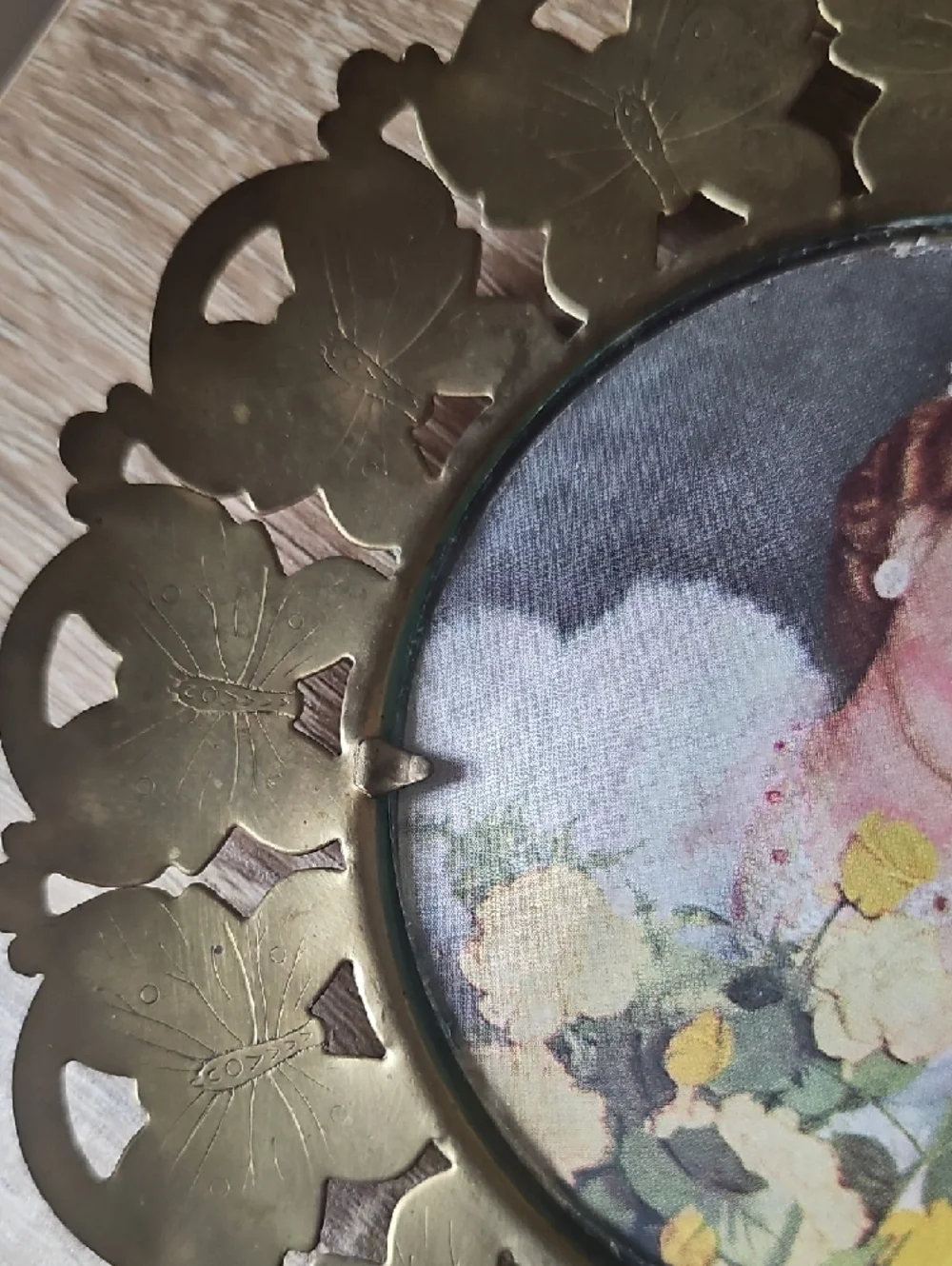 Vintage Brass Decorative Round Butterfly Photo Frames - Gold Color Set Of 2